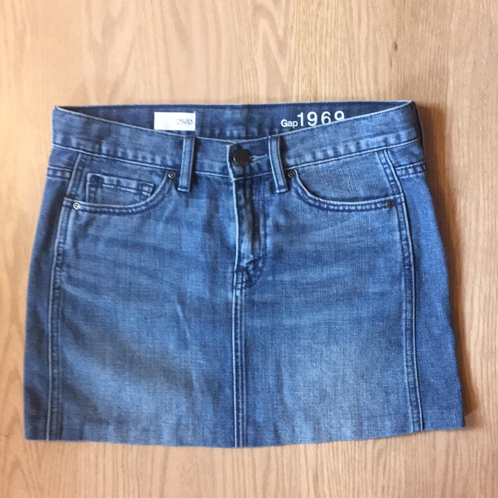 Gap mini jean skirt
